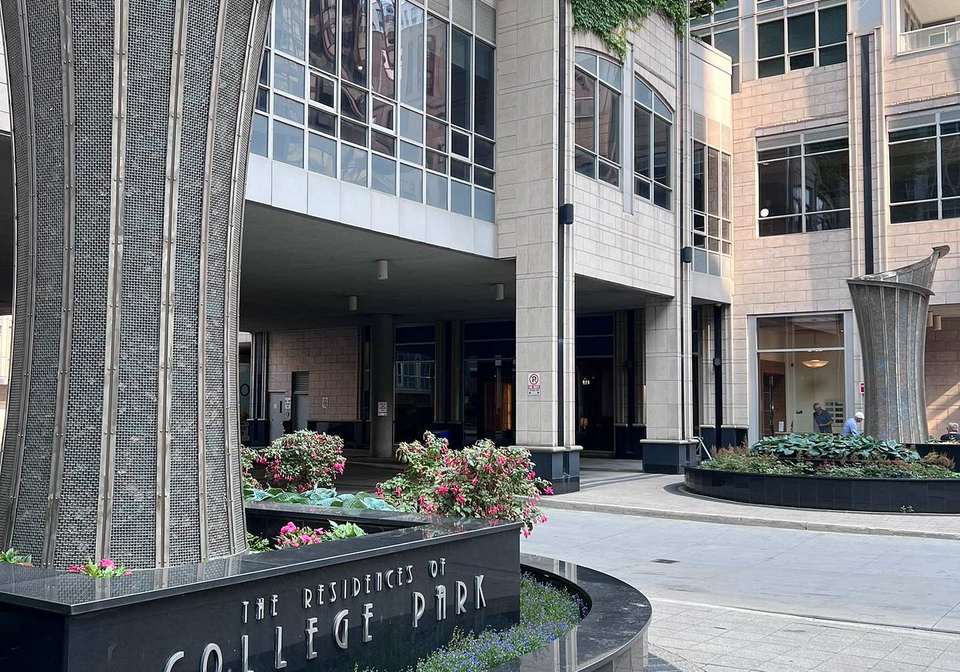 761-bay-street-toronto-ontario-c12502898