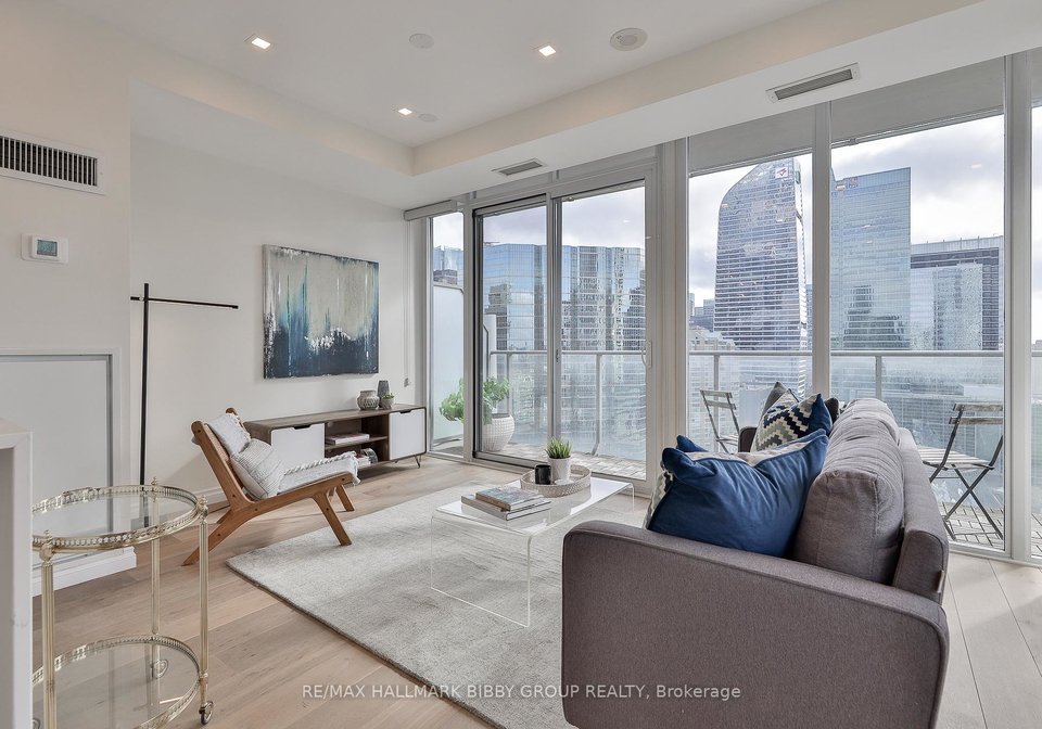126-simcoe-street-toronto-ontario-c12503418