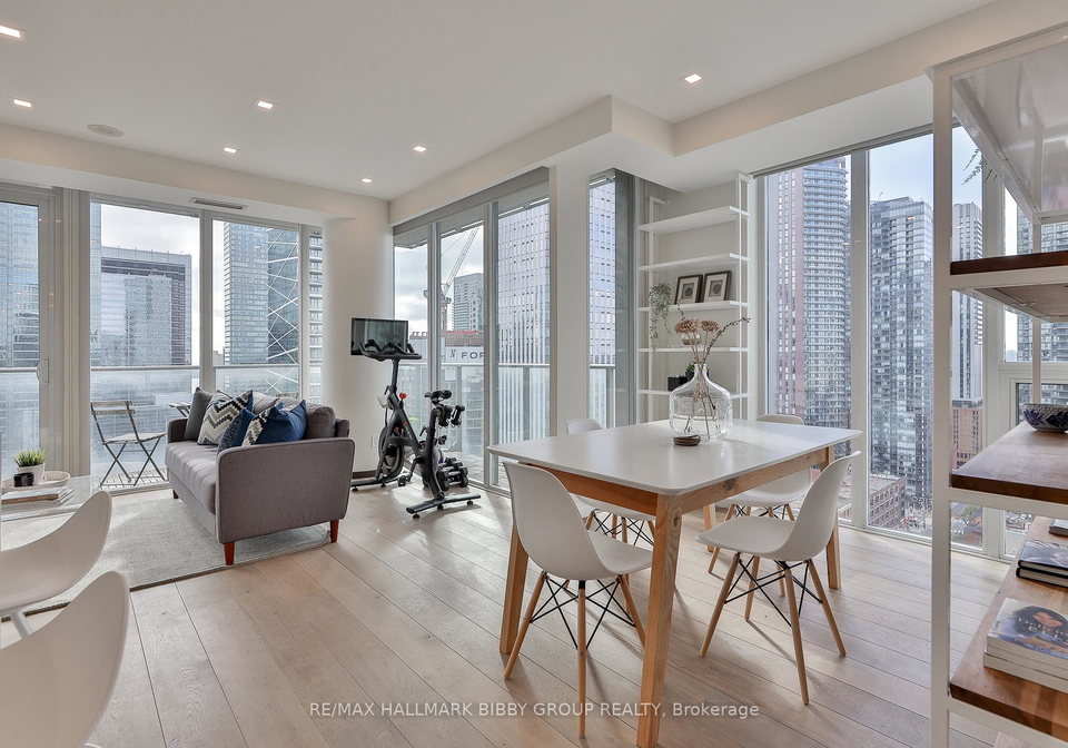 126-simcoe-street-toronto-ontario-c12503418