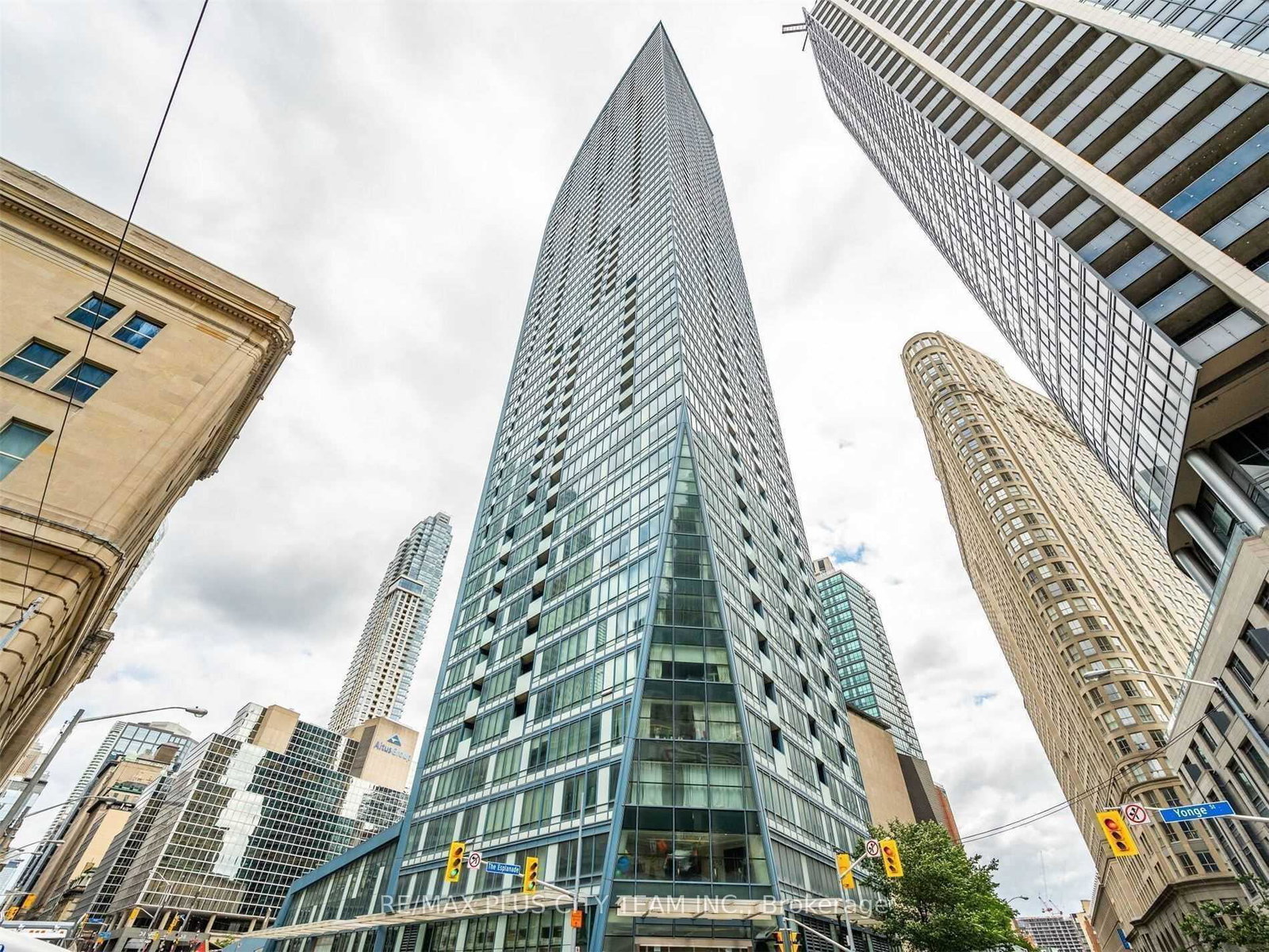 8-the-esplanade-toronto-ontario-c12503480