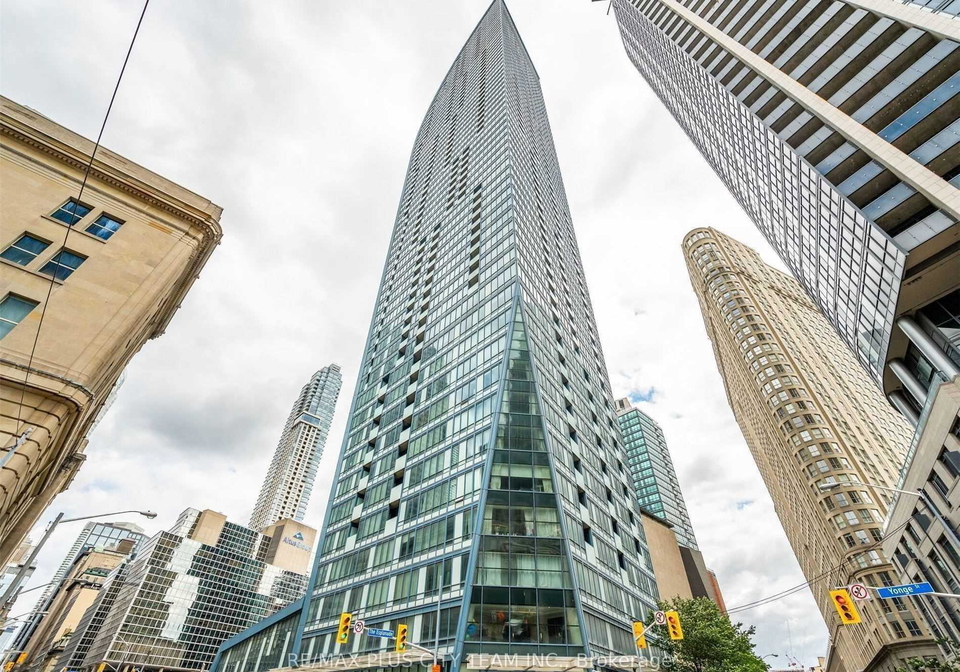 8-the-esplanade-toronto-ontario-c12503480