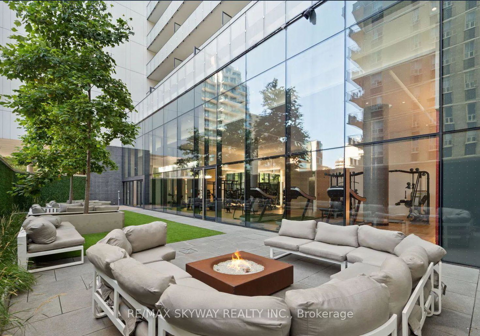 185-roehampton-avenue-toronto-ontario-c12503736
