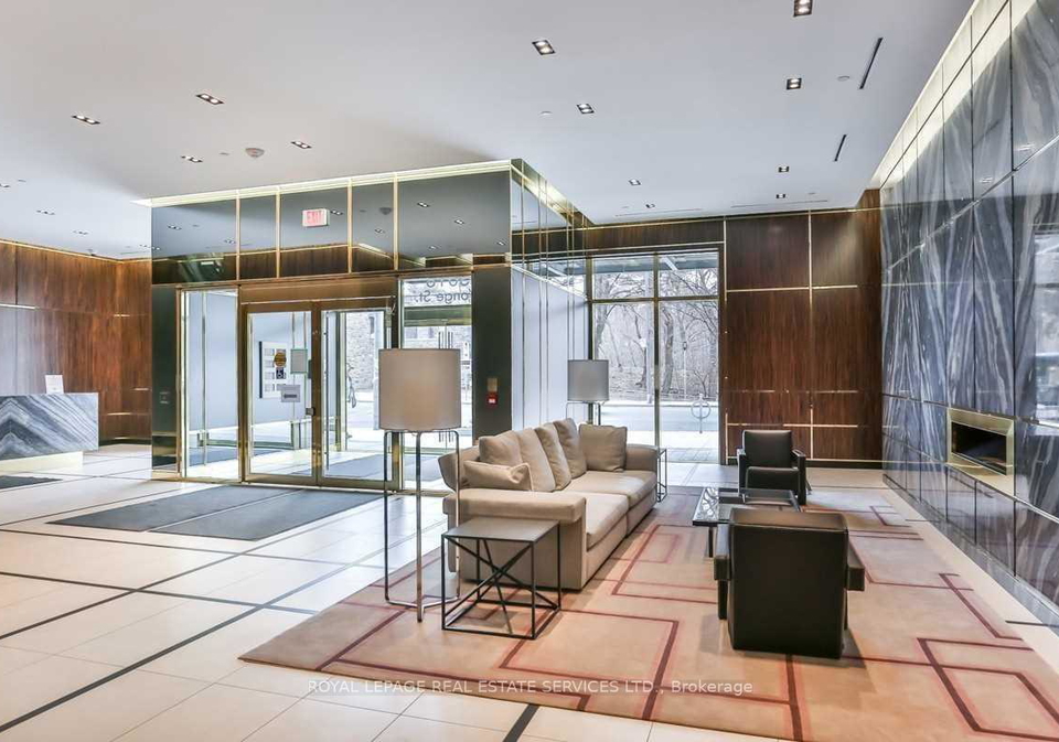 3018-yonge-street-toronto-ontario-c12503766