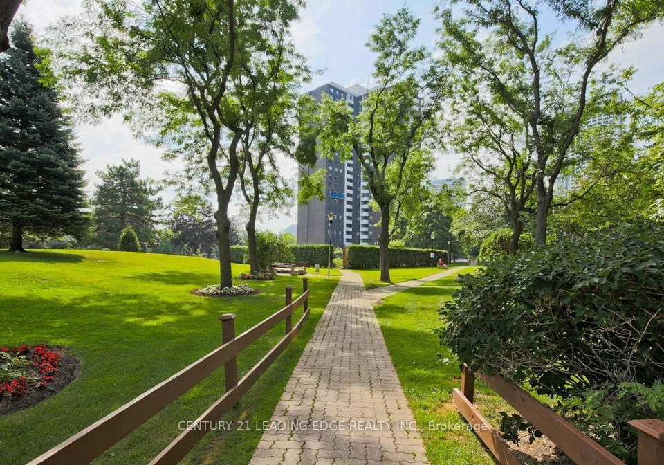 10-muirhead-road-north-york-ontario-c12504342