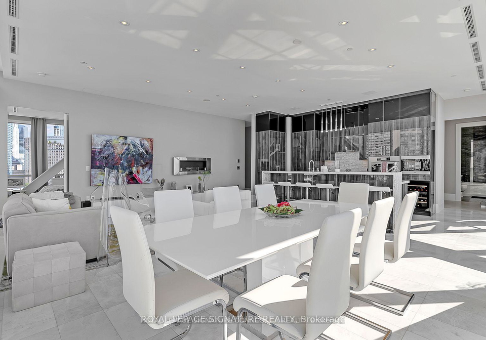 39-queens-quay-e-toronto-ontario-c12504376