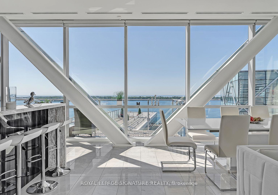 39-queens-quay-e-toronto-ontario-c12504376