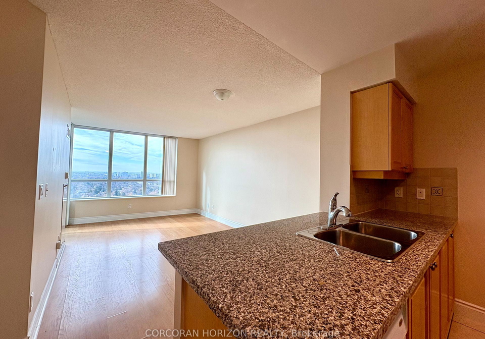 15-greenview-avenue-toronto-ontario-c12505286