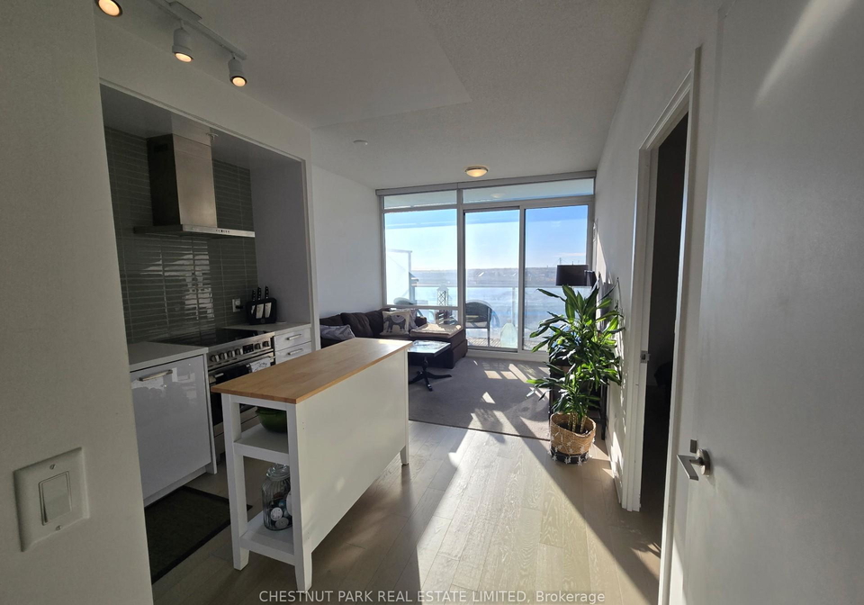 120-bayview-avenue-toronto-ontario-c12505574