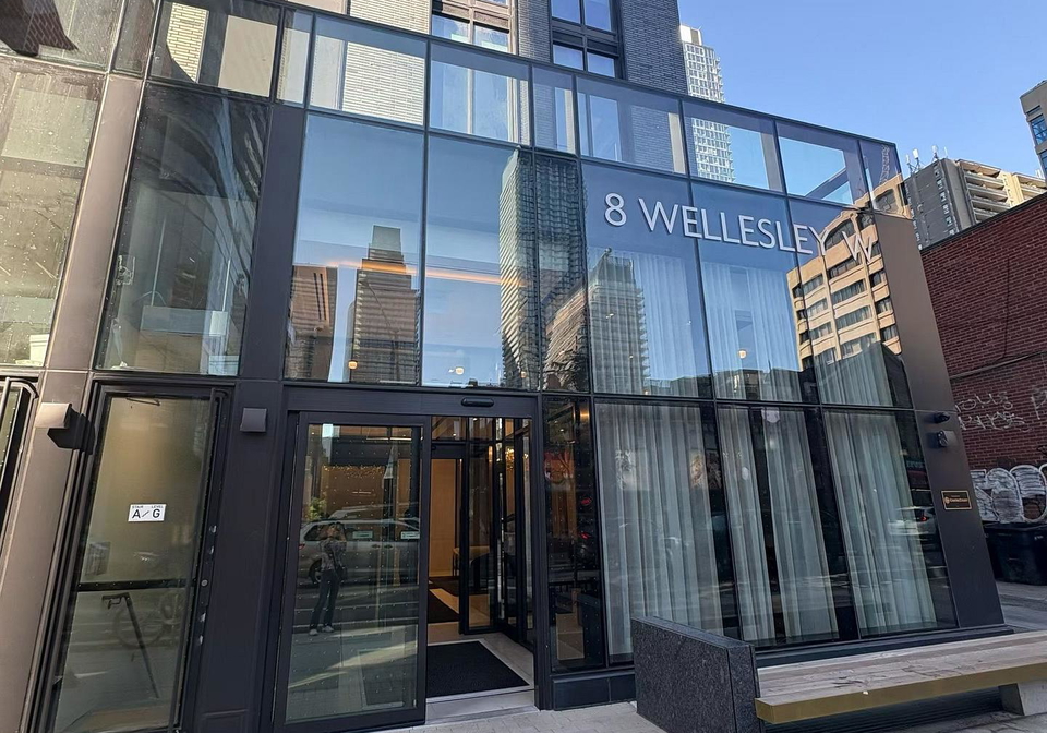8-wellesley-street-w-toronto-ontario-c12505632