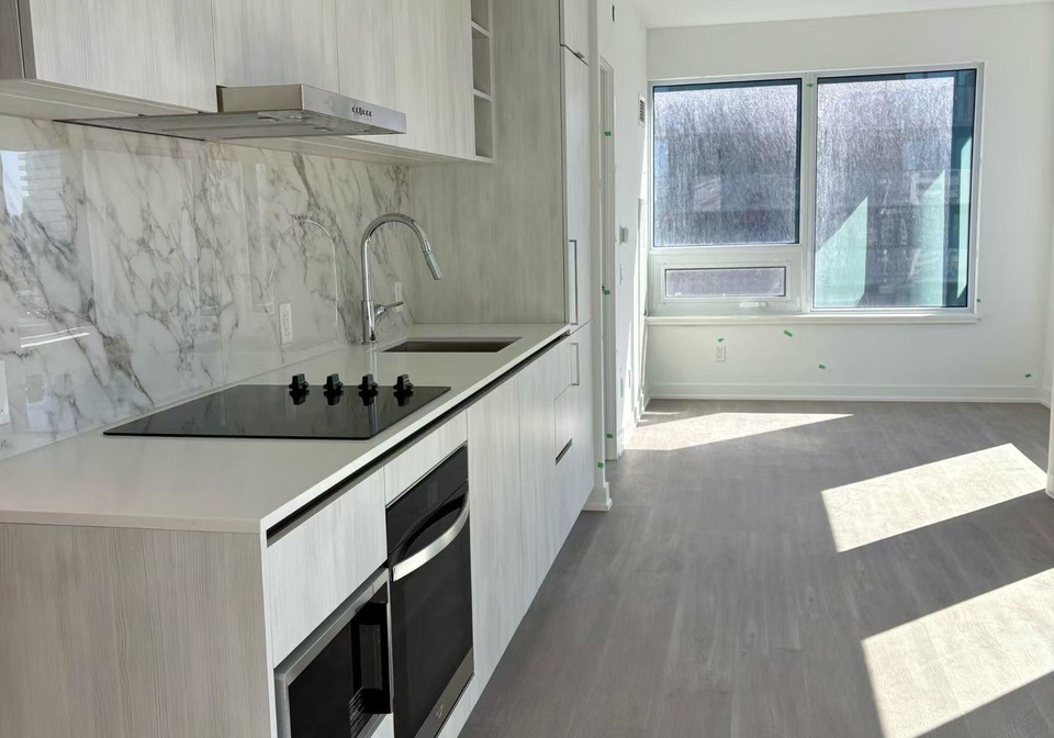 8-wellesley-street-w-toronto-ontario-c12505632