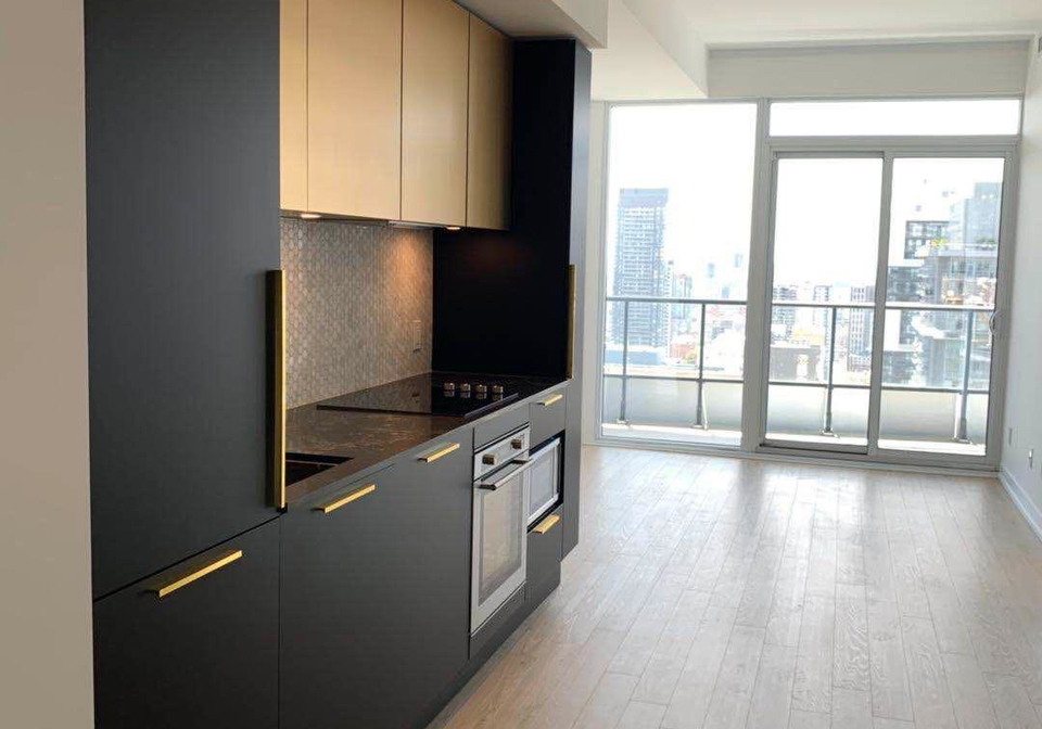 3518-85-wood-street-s-toronto-ontario-c12505766