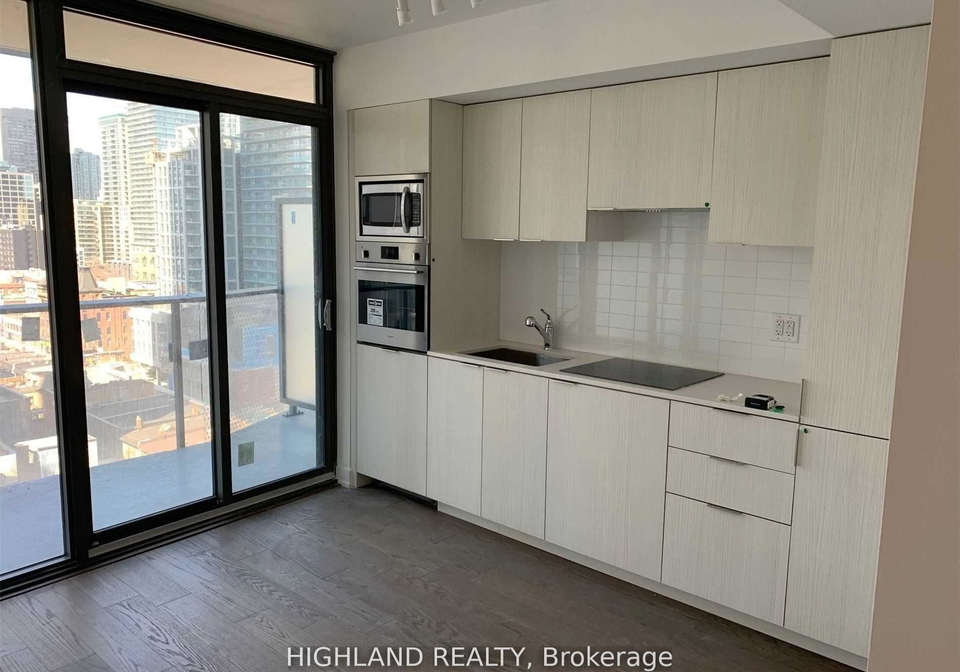 11-wellesley-street-w-toronto-ontario-c12505966