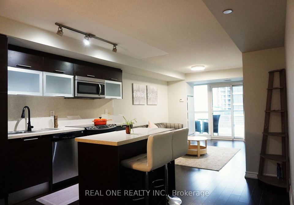 386-yonge-street-toronto-ontario-c12505984