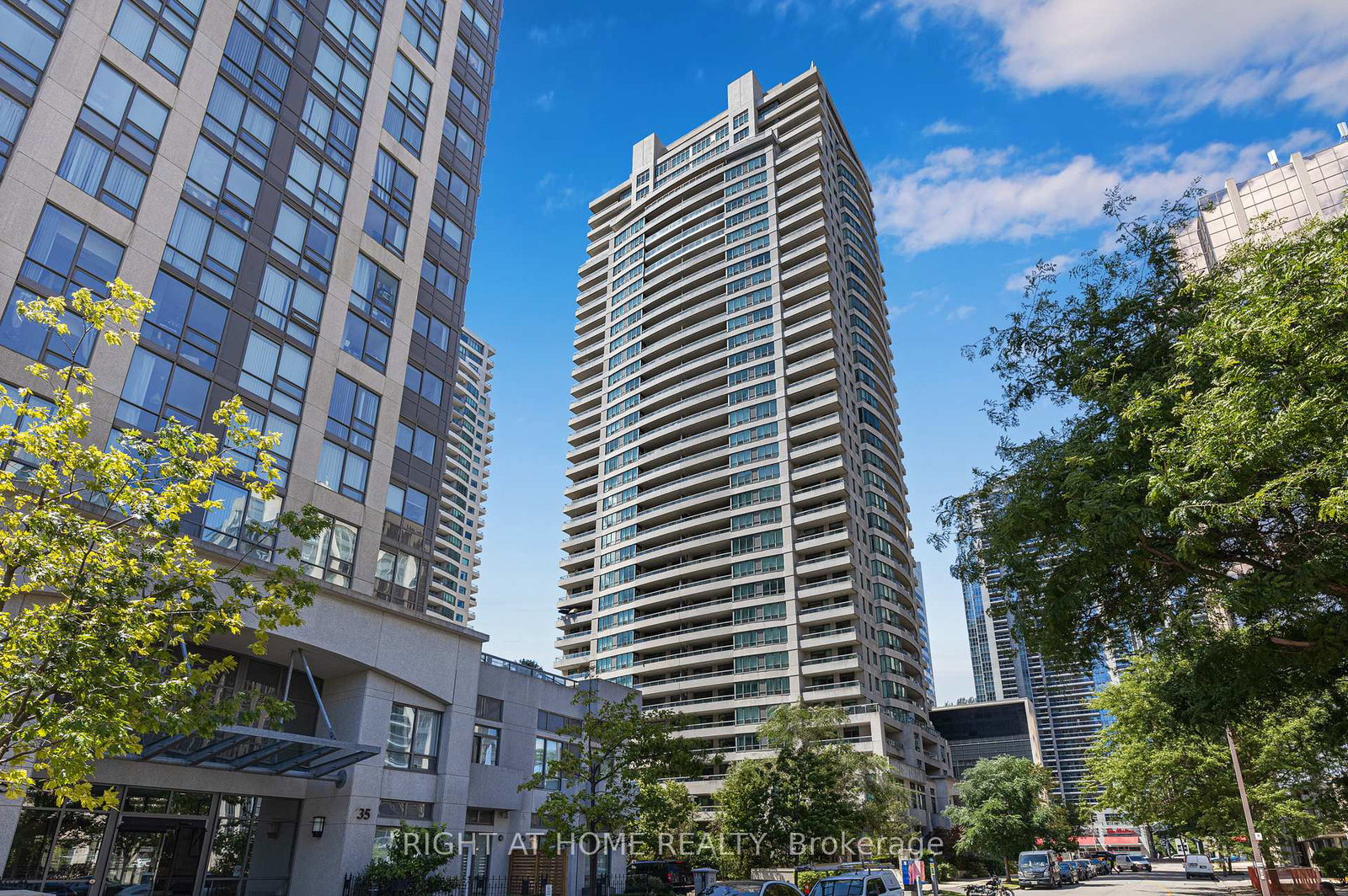 23-hollywood-avenue-north-york-ontario-c12506128