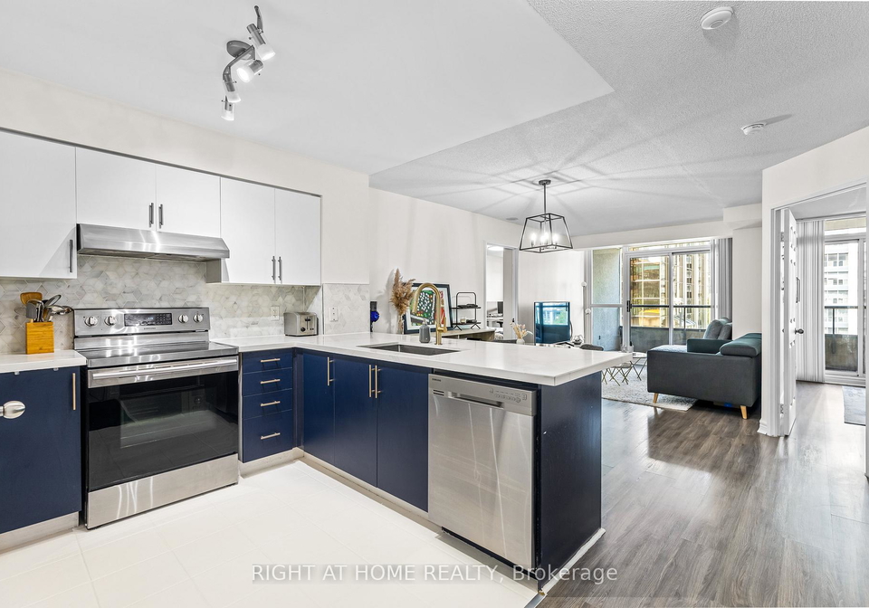 23-hollywood-avenue-north-york-ontario-c12506128