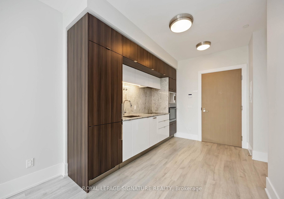 1-edgewater-drive-toronto-ontario-c12506922