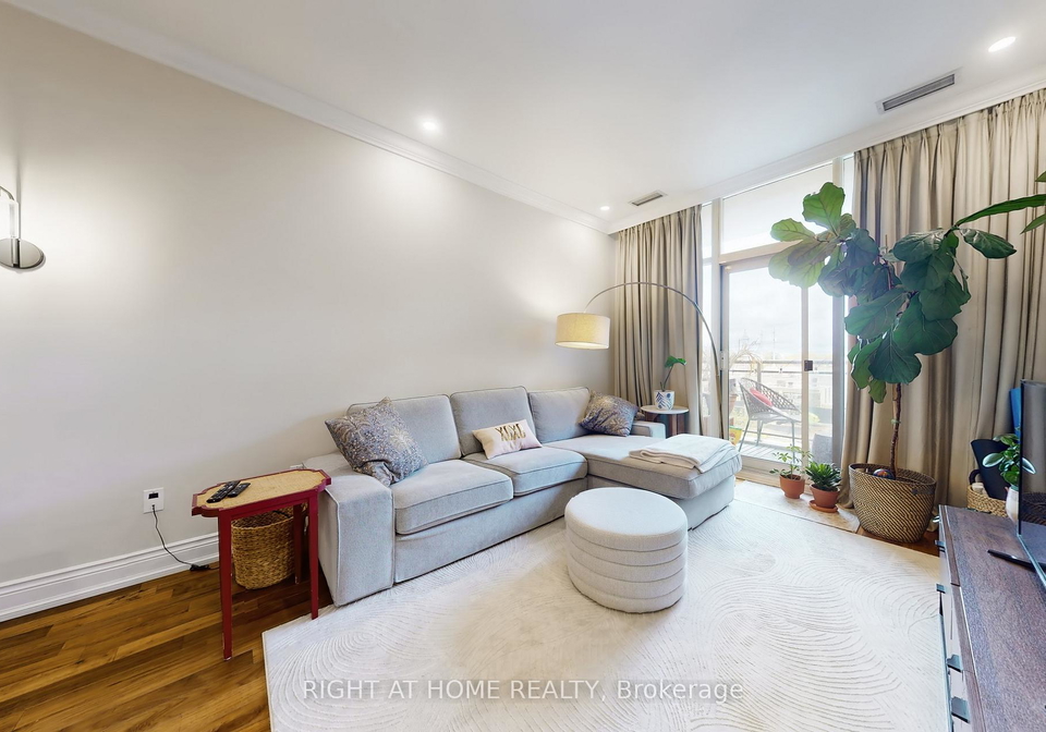 1-leaside-park-drive-east-york-ontario-c12507298