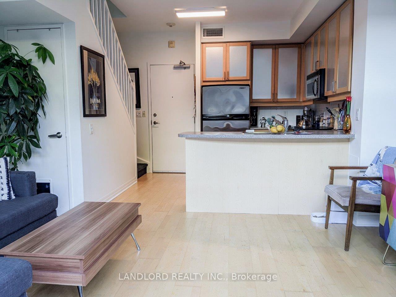 901-queen-street-w-toronto-ontario-c12507338