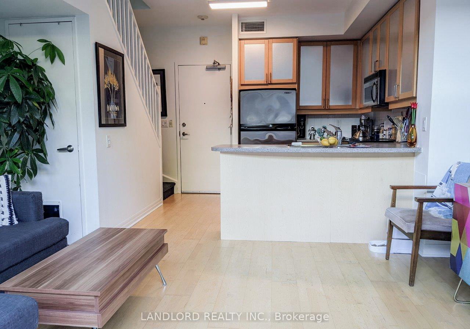 901-queen-street-w-toronto-ontario-c12507338