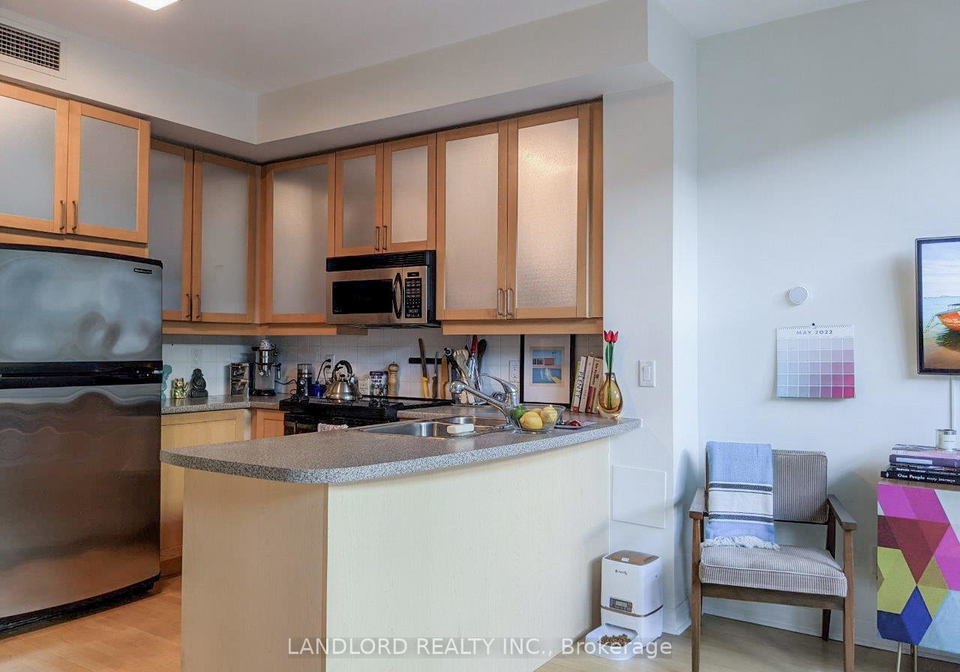 901-queen-street-w-toronto-ontario-c12507338