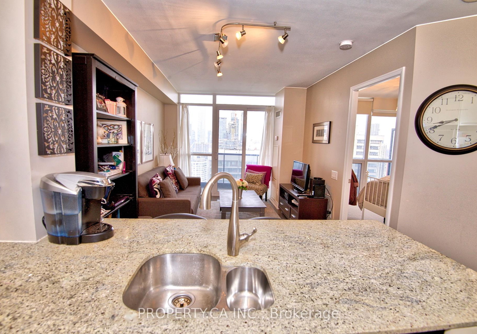 25-carlton-street-toronto-ontario-c12507384