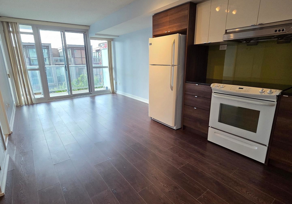 121-mcmahon-drive-north-york-ontario-c12507432