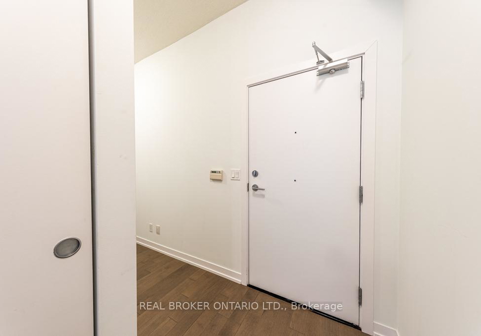 10-willison-square-toronto-ontario-c12507510