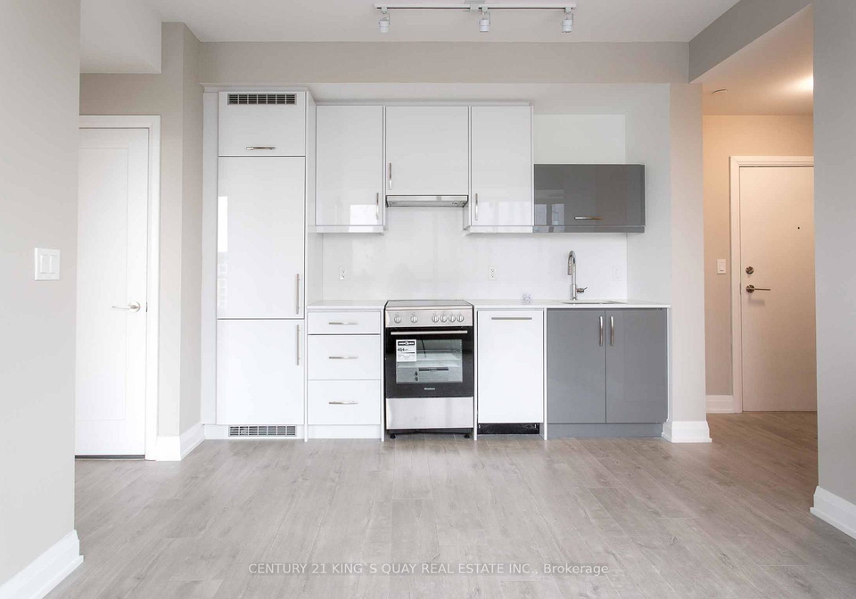 181-huron-street-toronto-ontario-c12507858