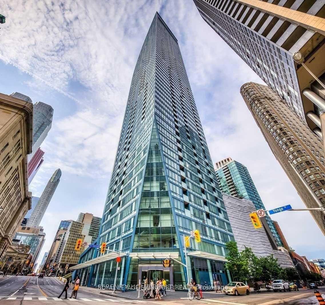 8-the-esplanade-toronto-ontario-c12507924
