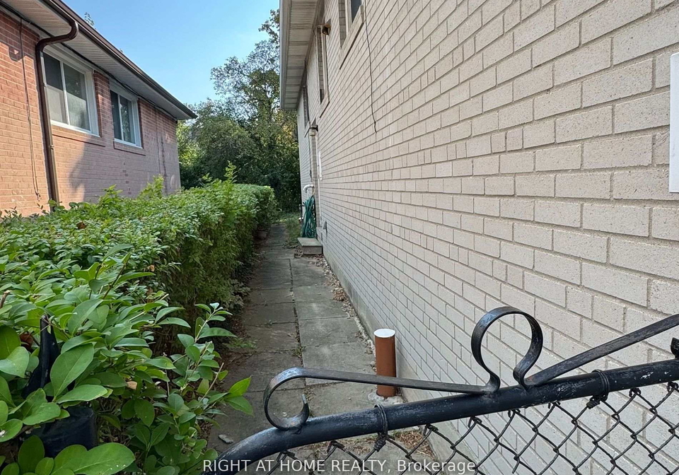 87-fenelon-drive-north-york-ontario-c12509154