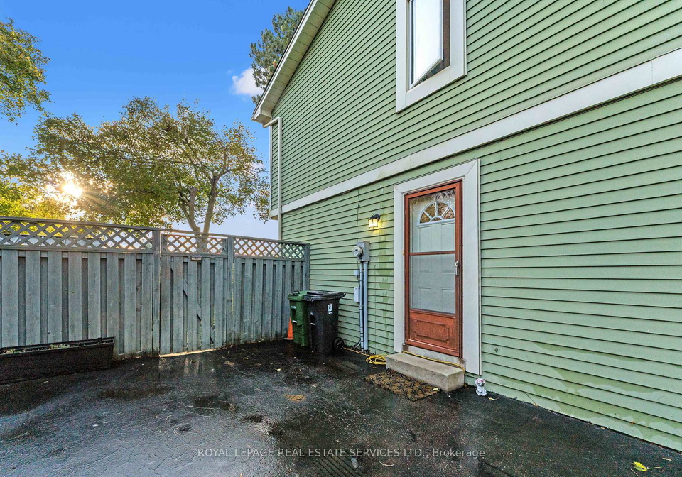 19-hollyberry-trail-north-york-ontario-c12510044