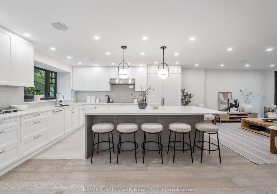 11-craig-crescent-east-york-ontario-c12510098