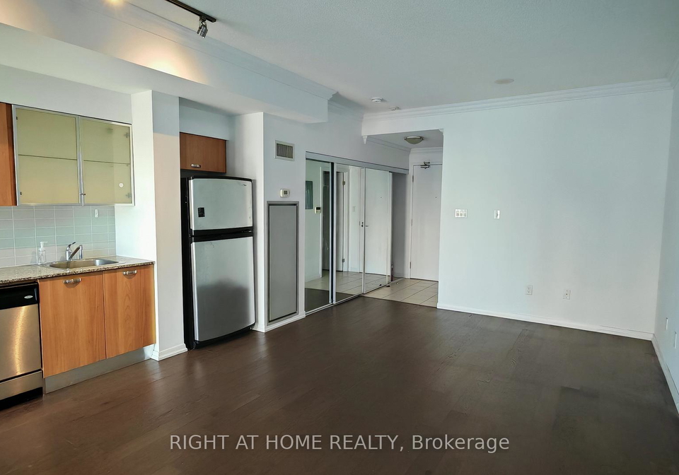 37-grosvenor-street-toronto-ontario-c12510852