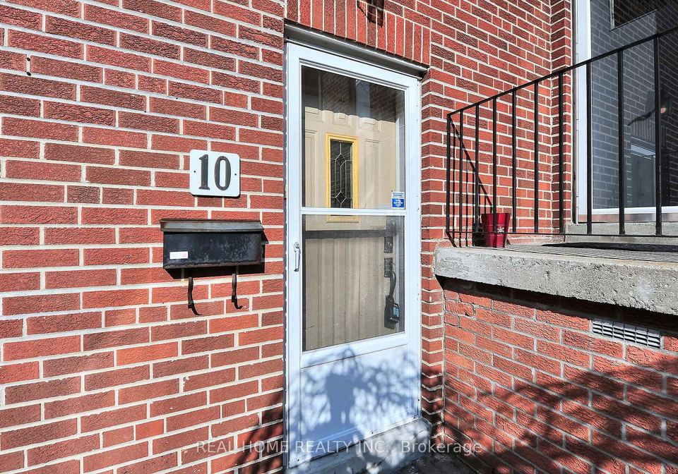 10-farina-mill-way-north-york-ontario-c12511008