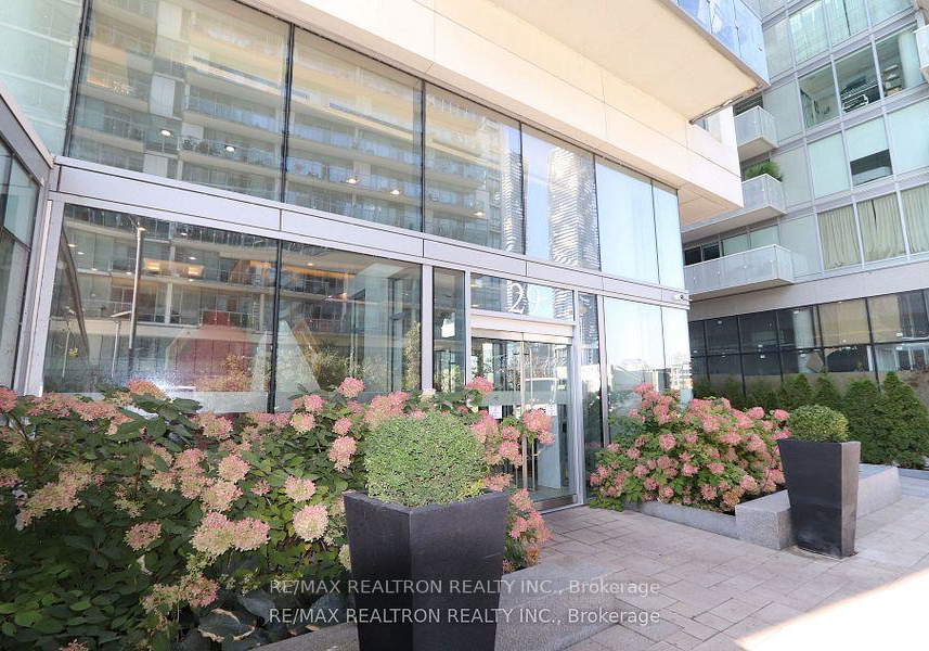 29-queens-quay-e-toronto-ontario-c12512608