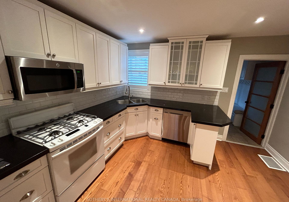 15-castlefield-avenue-toronto-ontario-c12512738