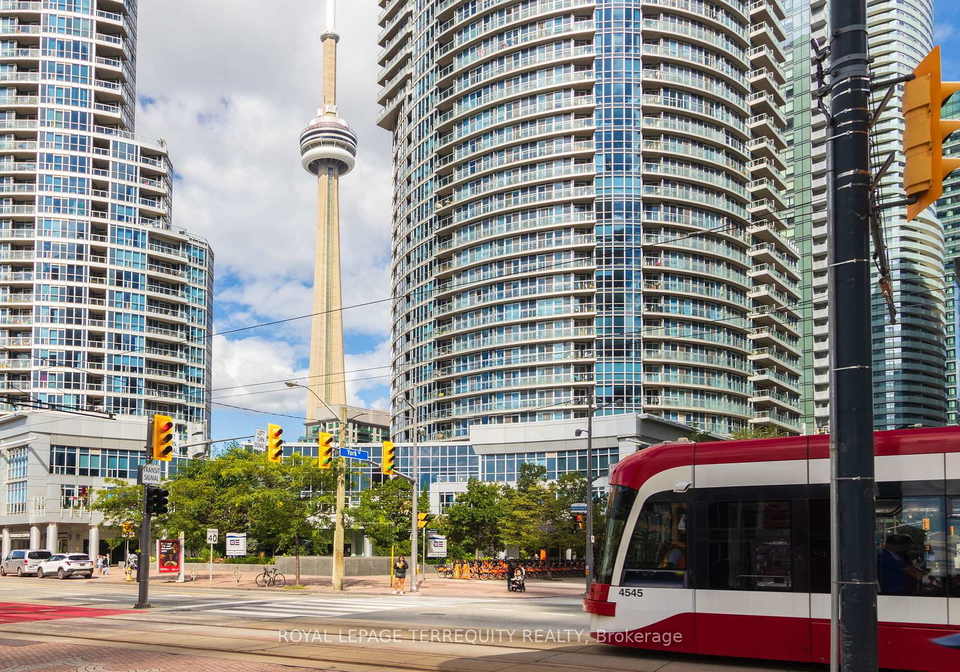 8-york-street-toronto-ontario-c12513262