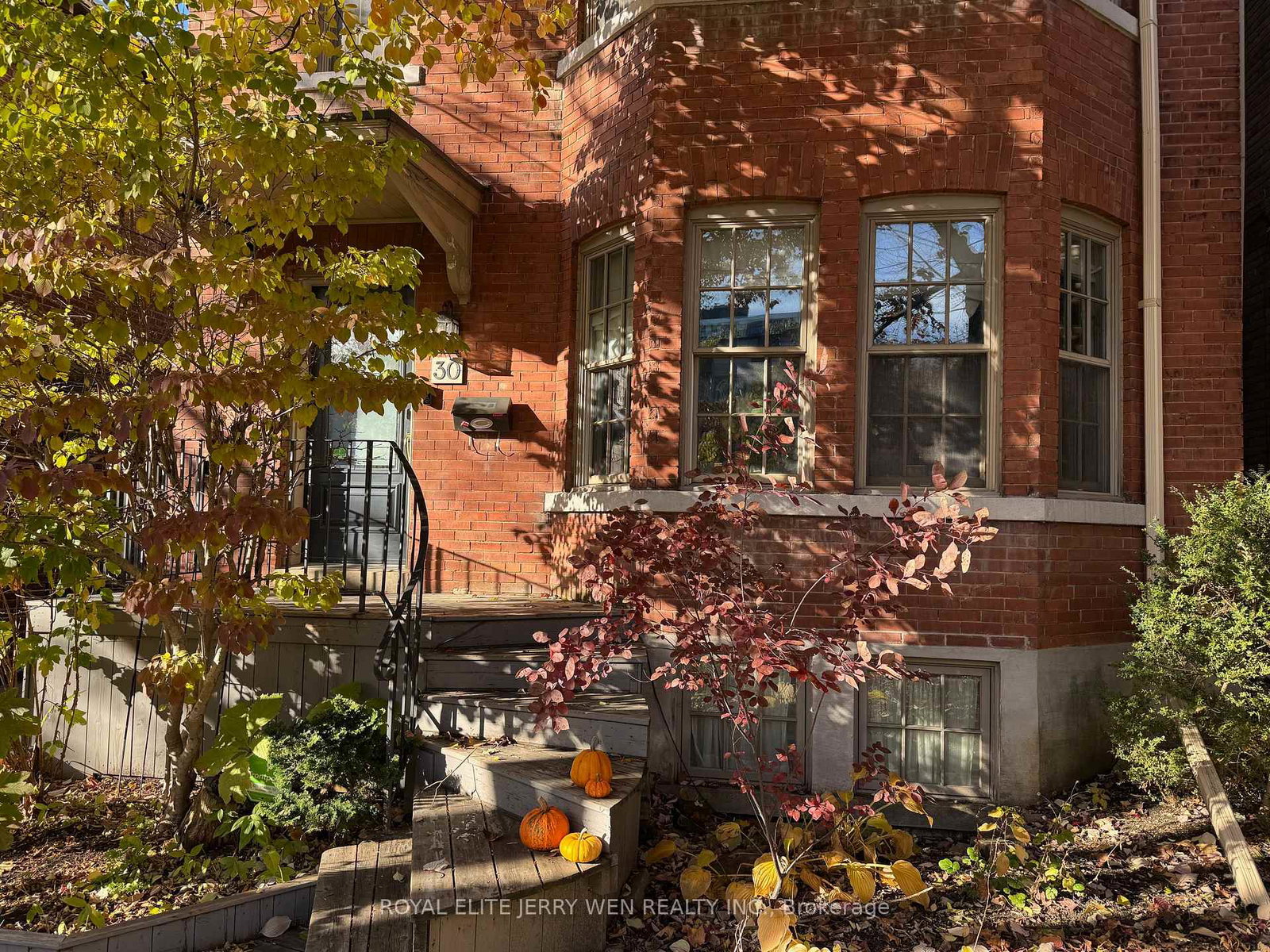 30-belsize-drive-toronto-ontario-c12513510