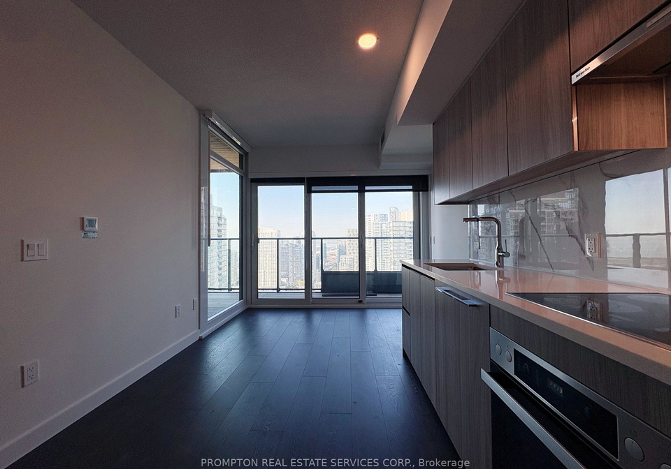 3-concord-cityplace-way-toronto-ontario-c12513698
