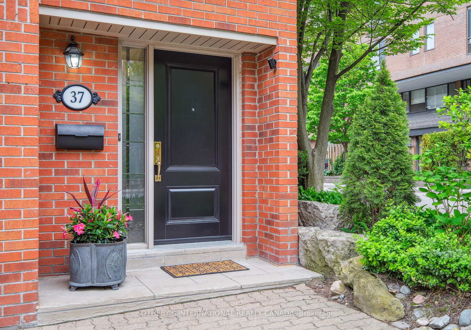 37-sylvan-valleyway-toronto-ontario-c12513848