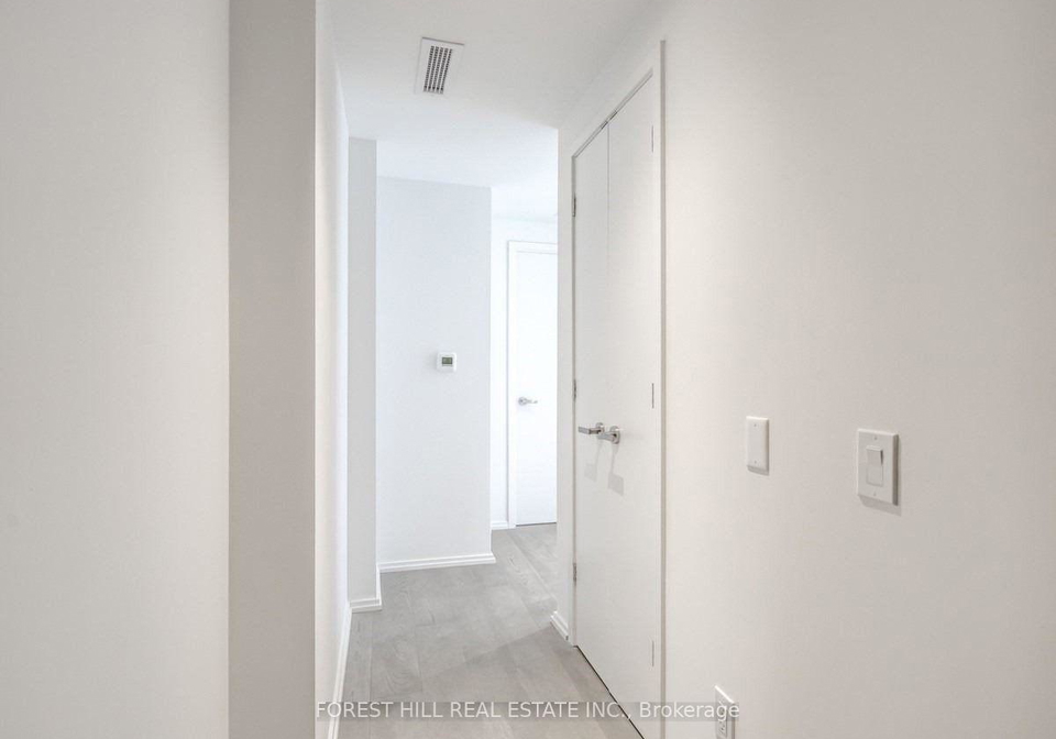 5-soudan-avenue-toronto-ontario-c12513876