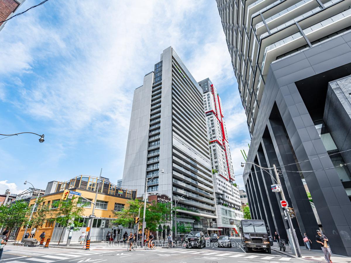 330-richmond-street-w-toronto-ontario-c12514226