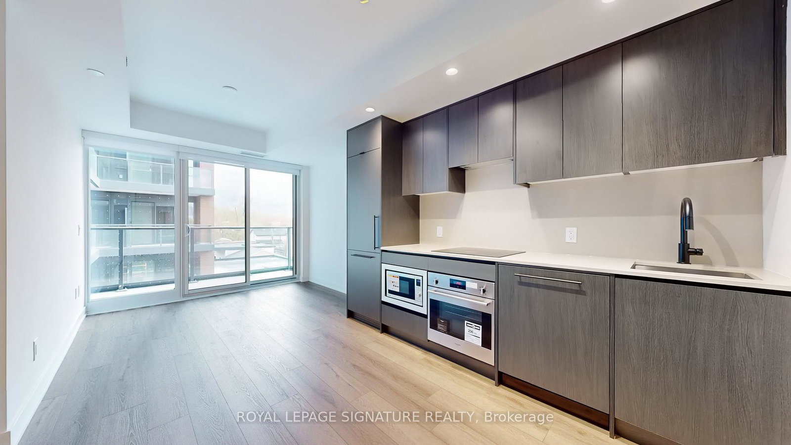 5-lakeview-avenue-toronto-ontario-c12514874