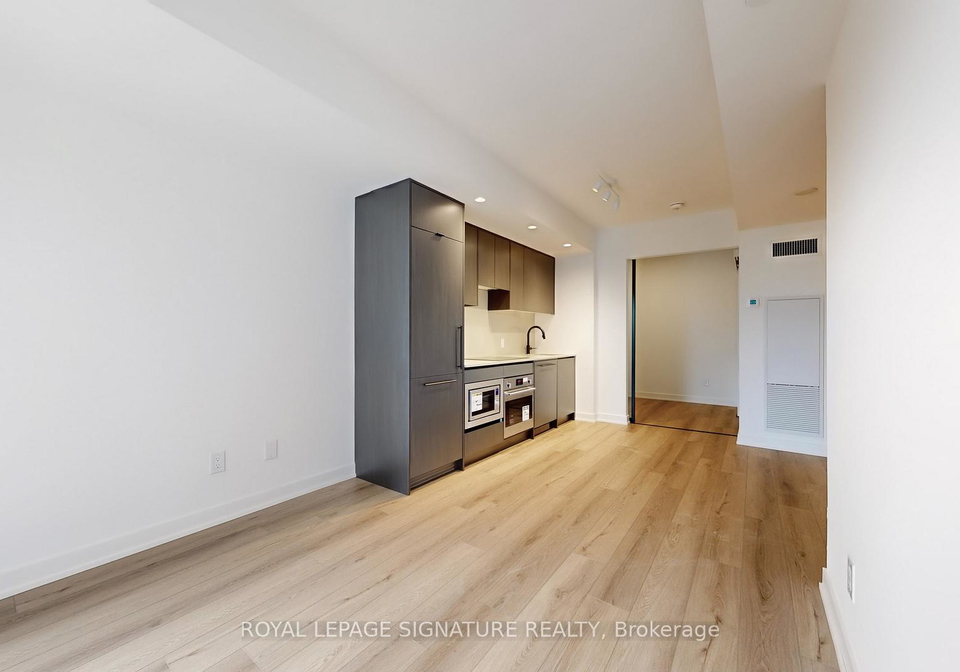 5-lakeview-avenue-toronto-ontario-c12514874