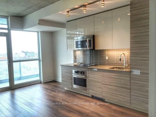 210-simcoe-street-toronto-ontario-c12515676