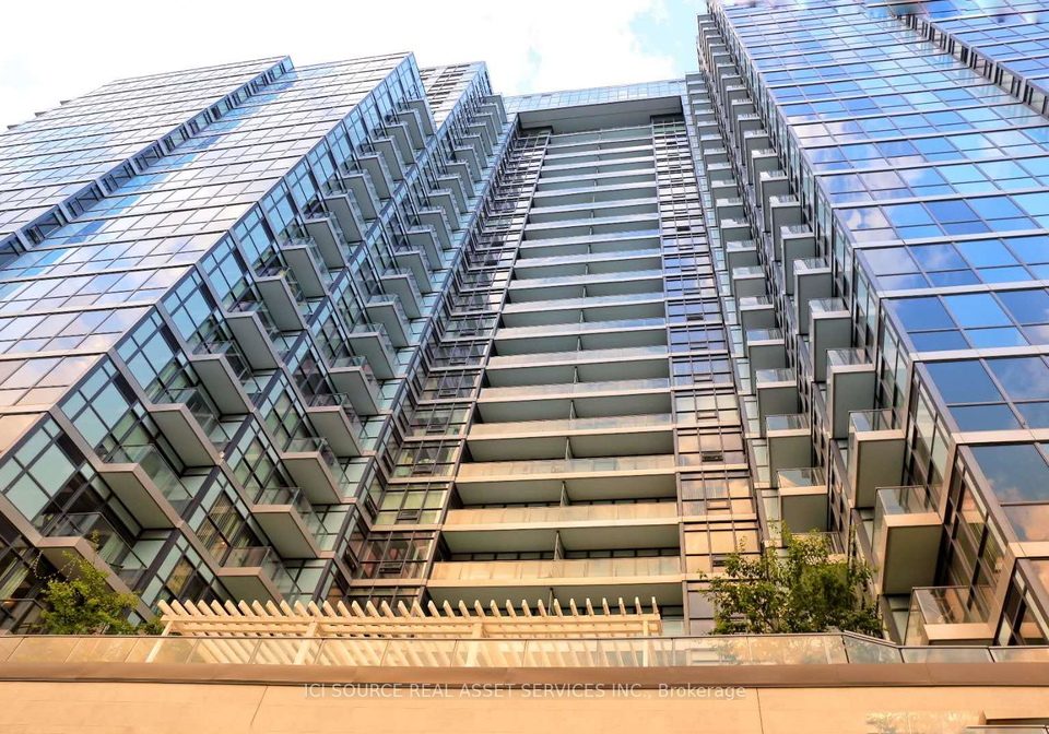 210-simcoe-street-toronto-ontario-c12515676