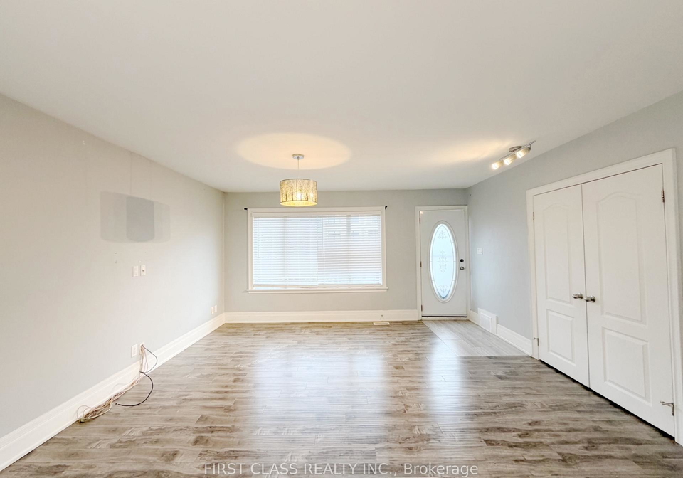 356-horsham-avenue-toronto-ontario-c12516982