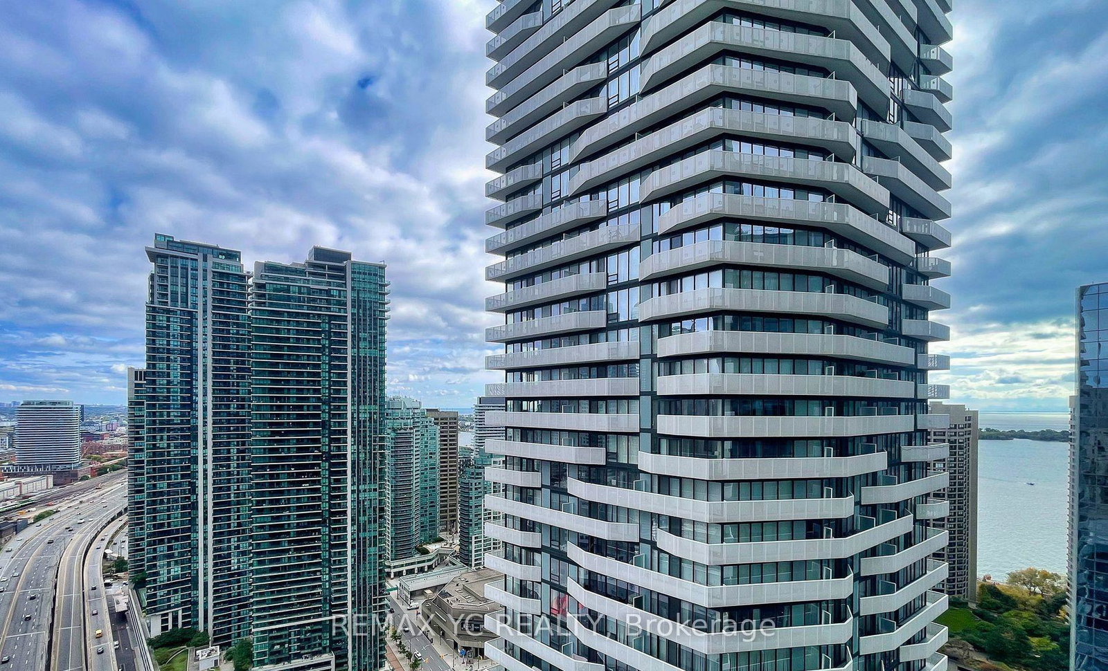 100-harbour-street-toronto-ontario-c12517222