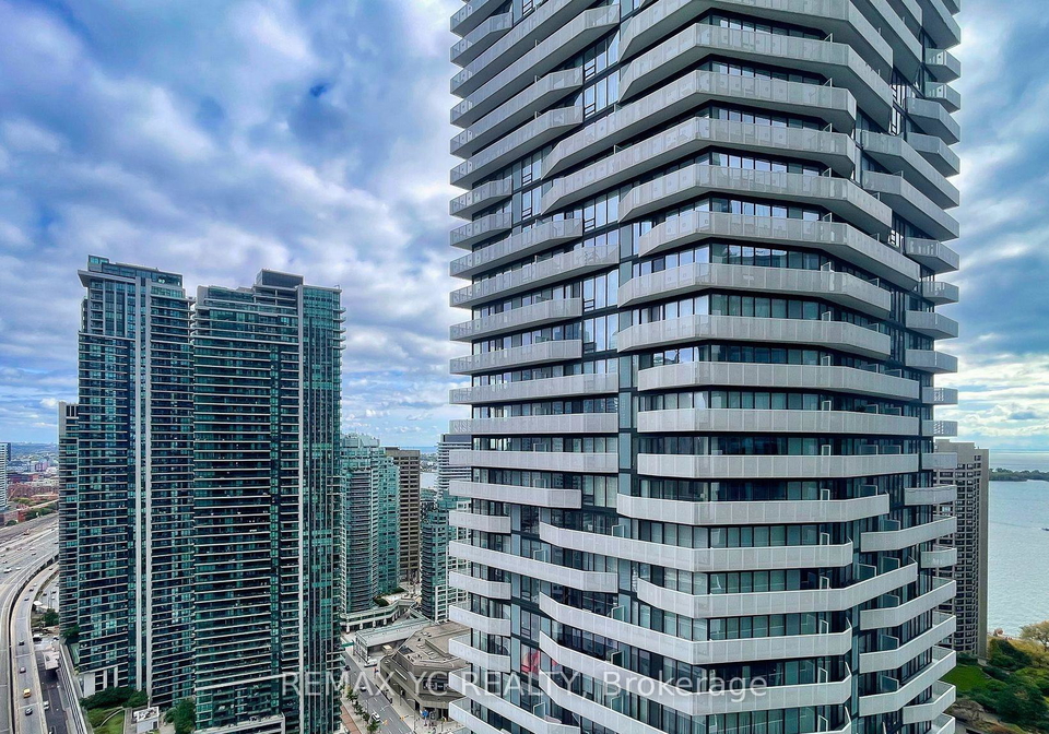 100-harbour-street-toronto-ontario-c12517222