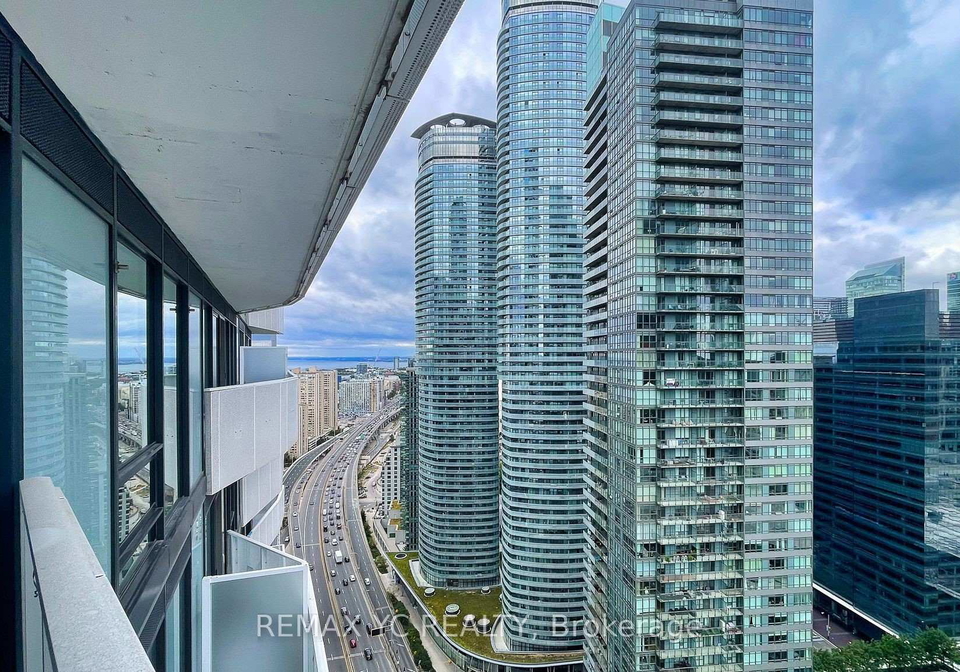 100-harbour-street-toronto-ontario-c12517222